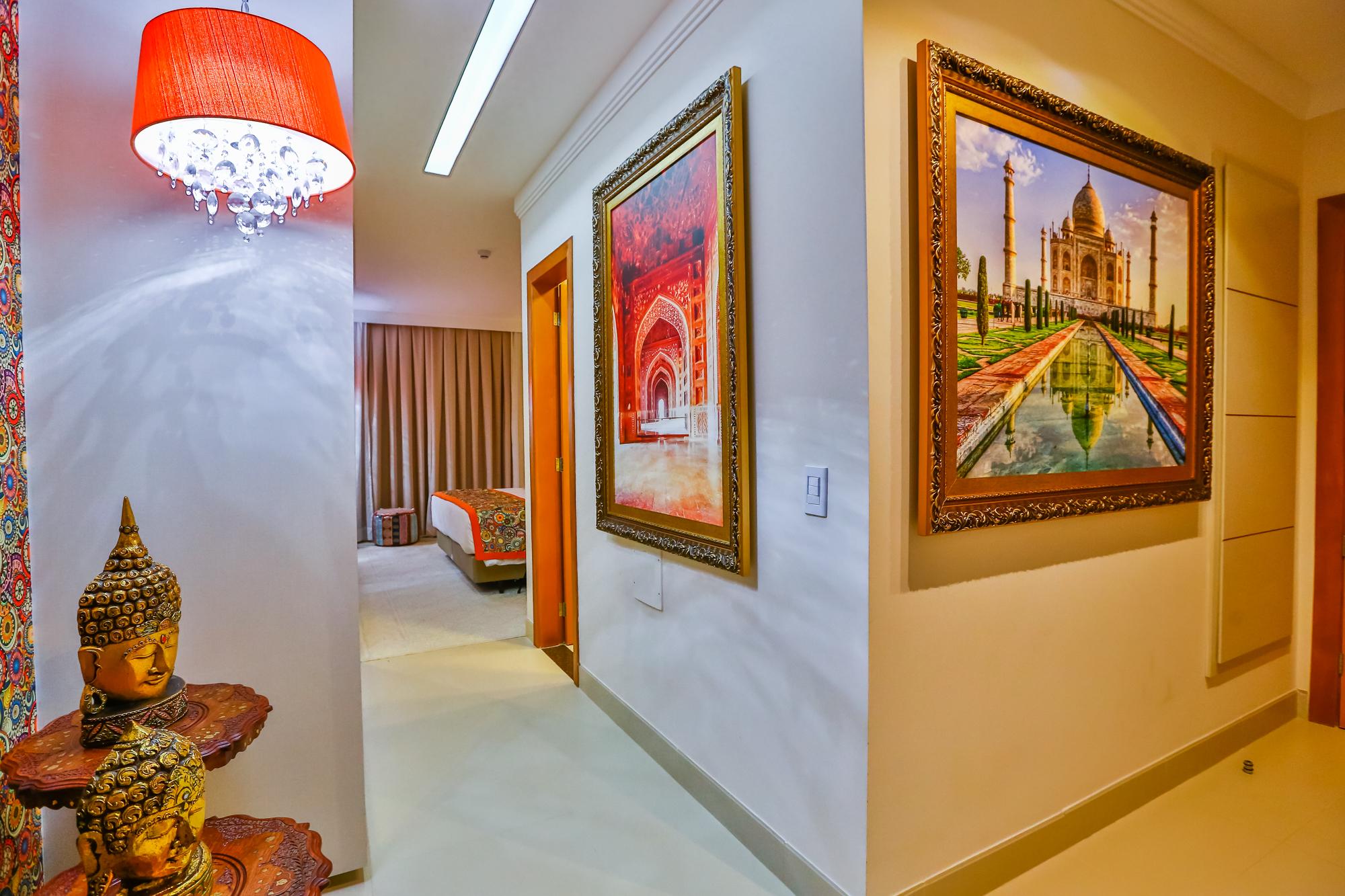 image-housing-carousel