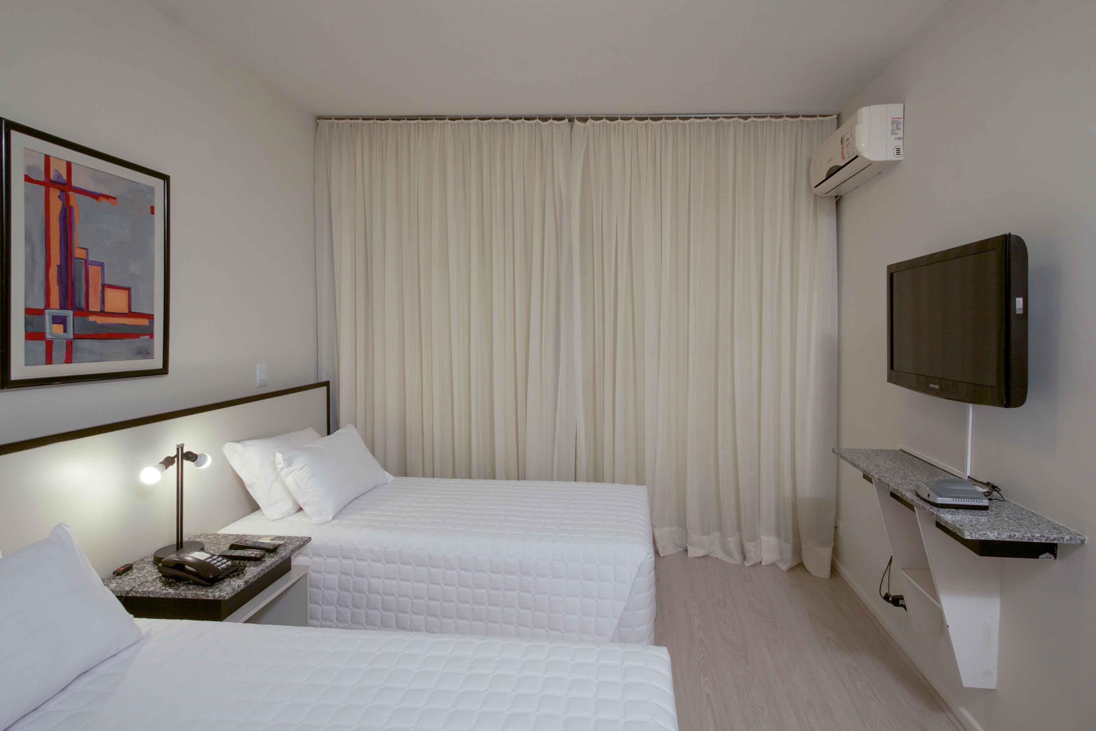 image-housing-carousel