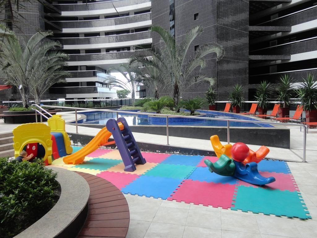 image-housing-carousel
