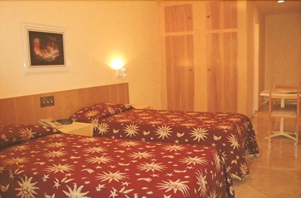 image-housing-carousel