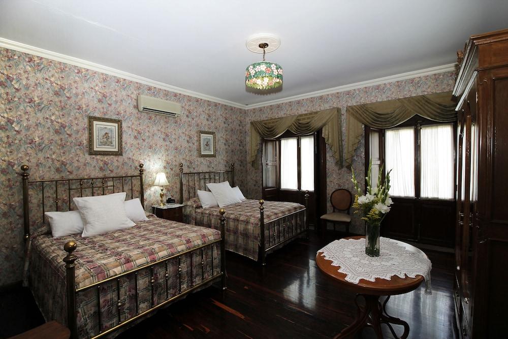 image-housing-carousel
