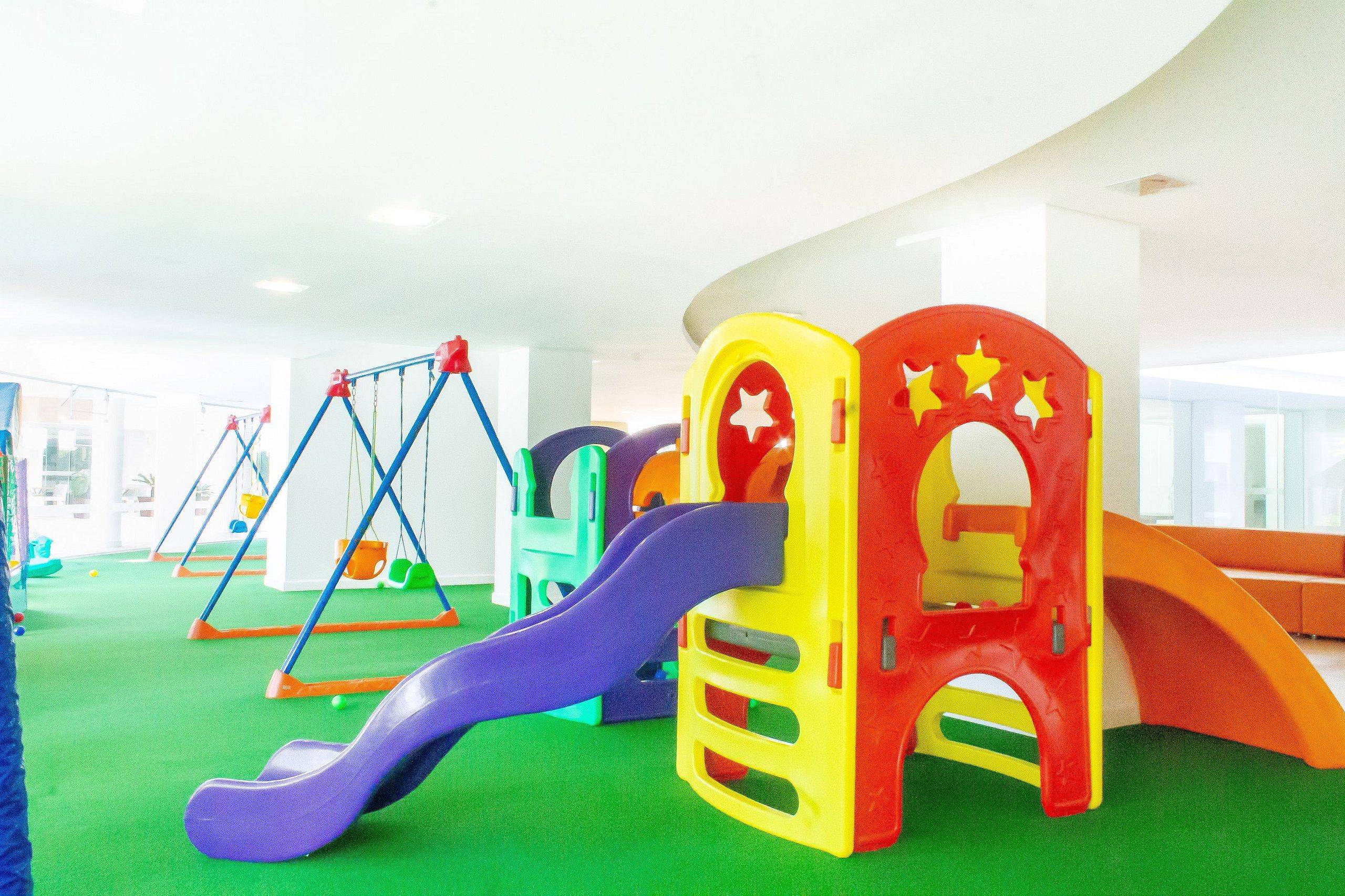 image-housing-carousel