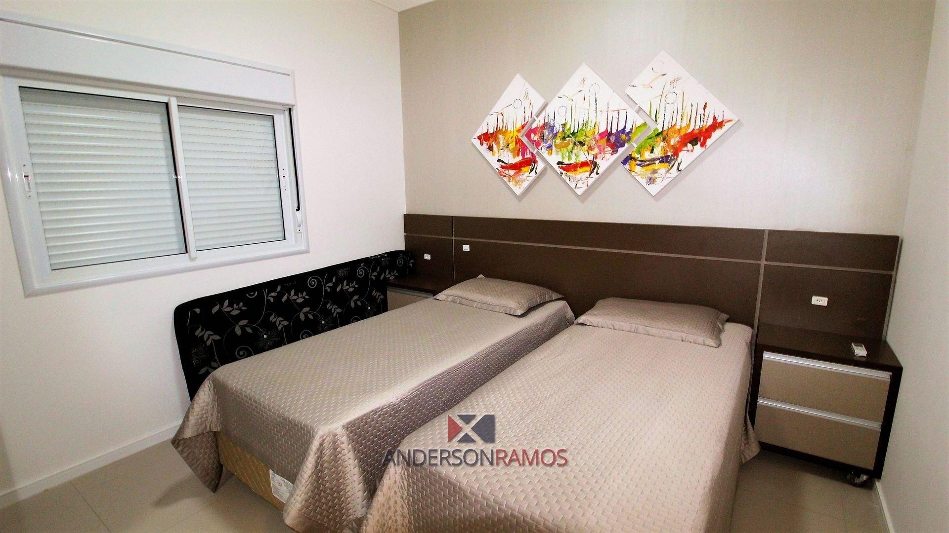 image-housing-carousel