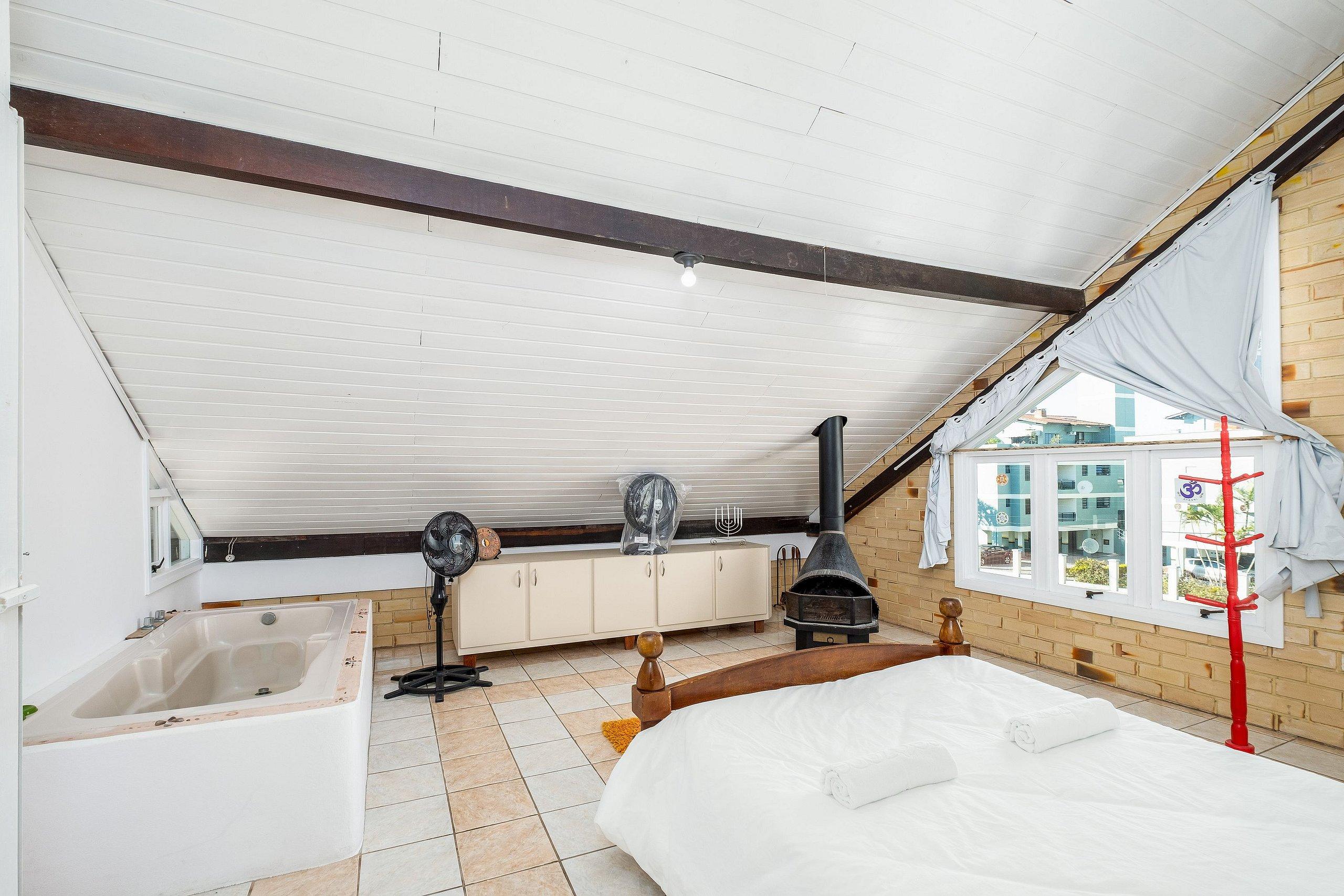 image-housing-carousel