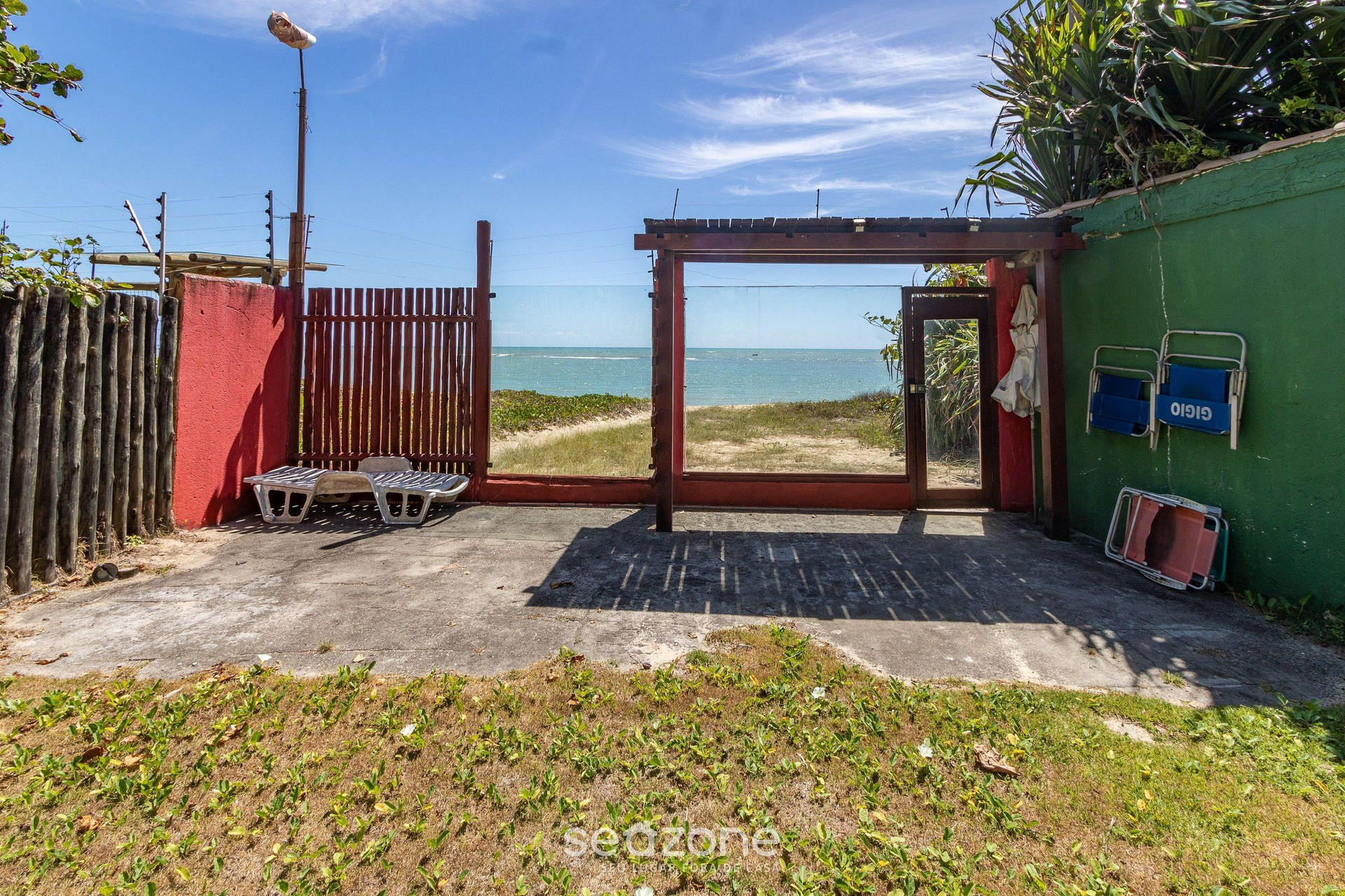 image-housing-carousel