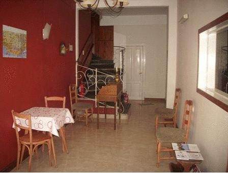 image-housing-carousel
