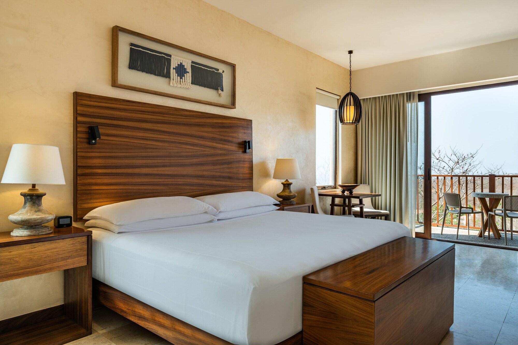 Habitación superior, 1 cama King size con sofá cama, balcón, vista a la montaña (All-Inclusive)