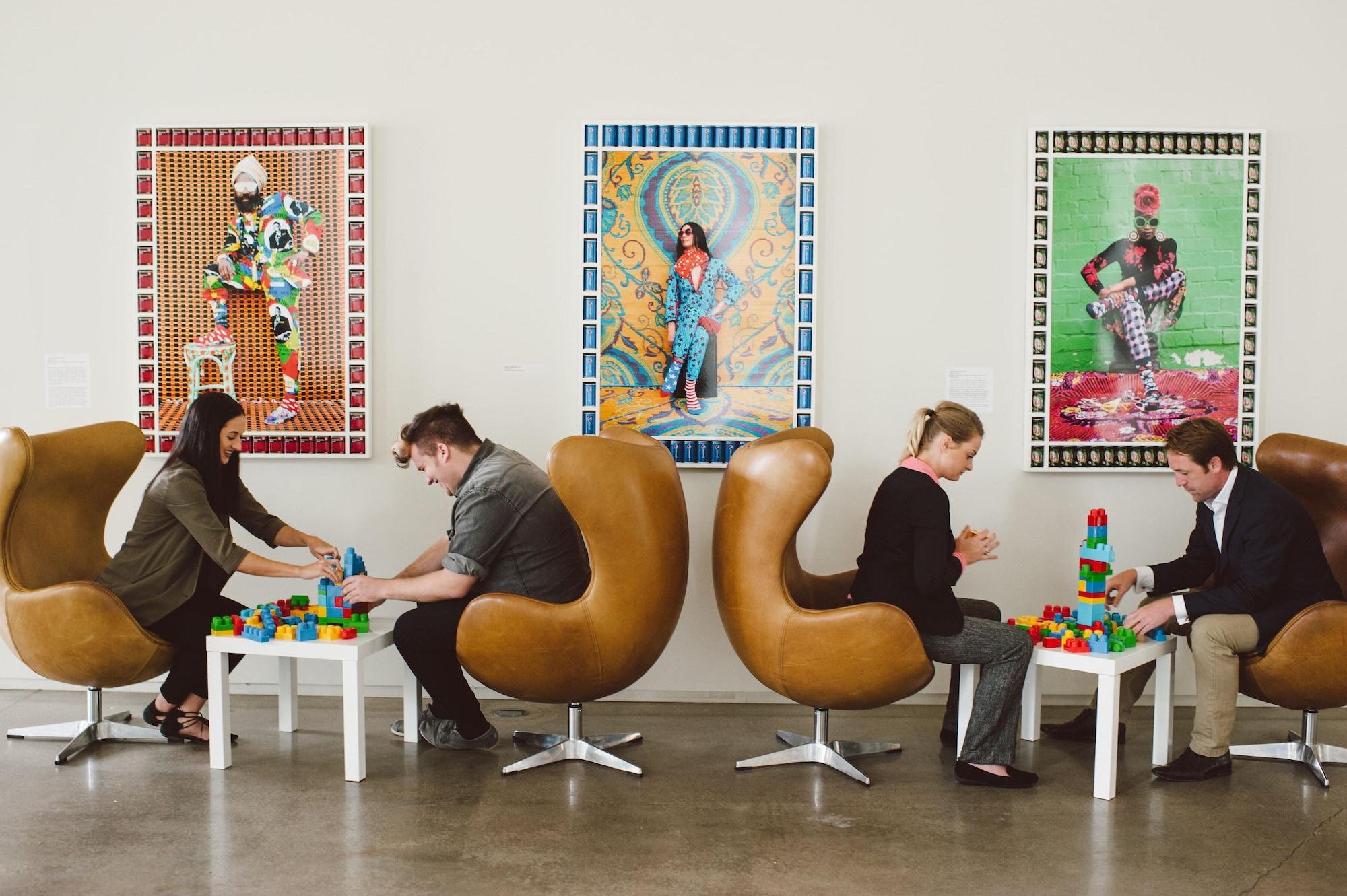 image-housing-carousel