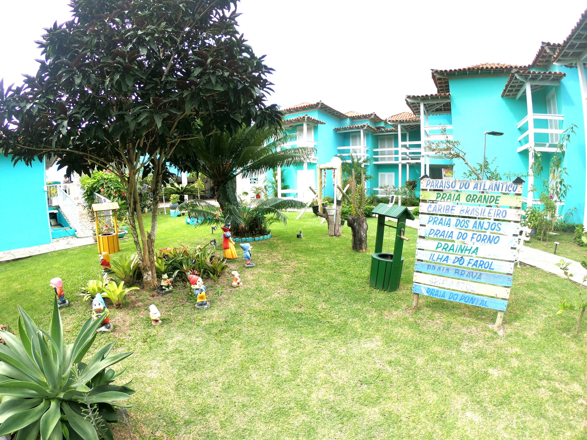 image-housing-carousel