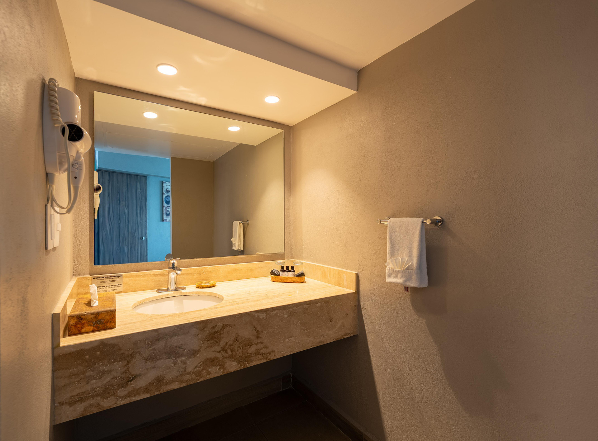 Habitación Estándar con Vista Parcial del Mar