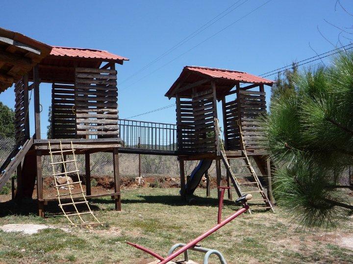 image-housing-carousel