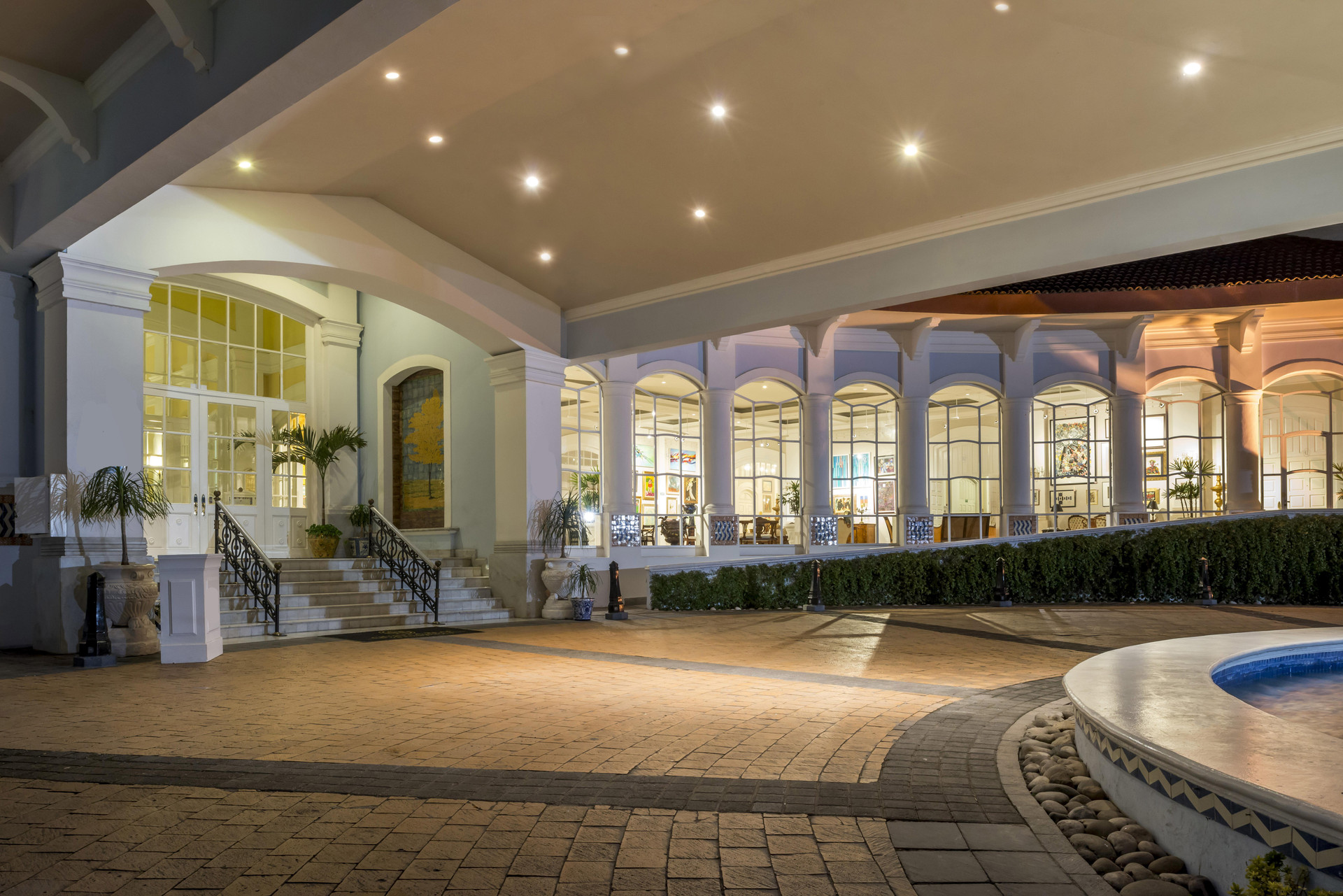image-housing-carousel