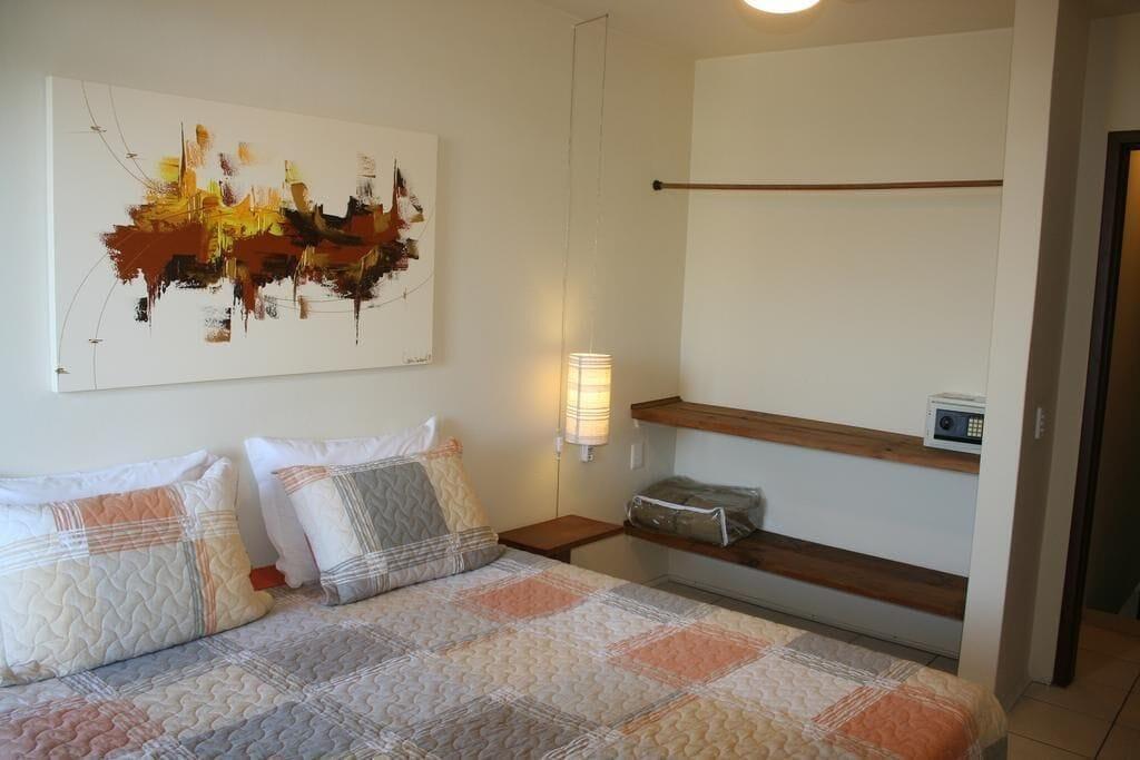image-housing-carousel