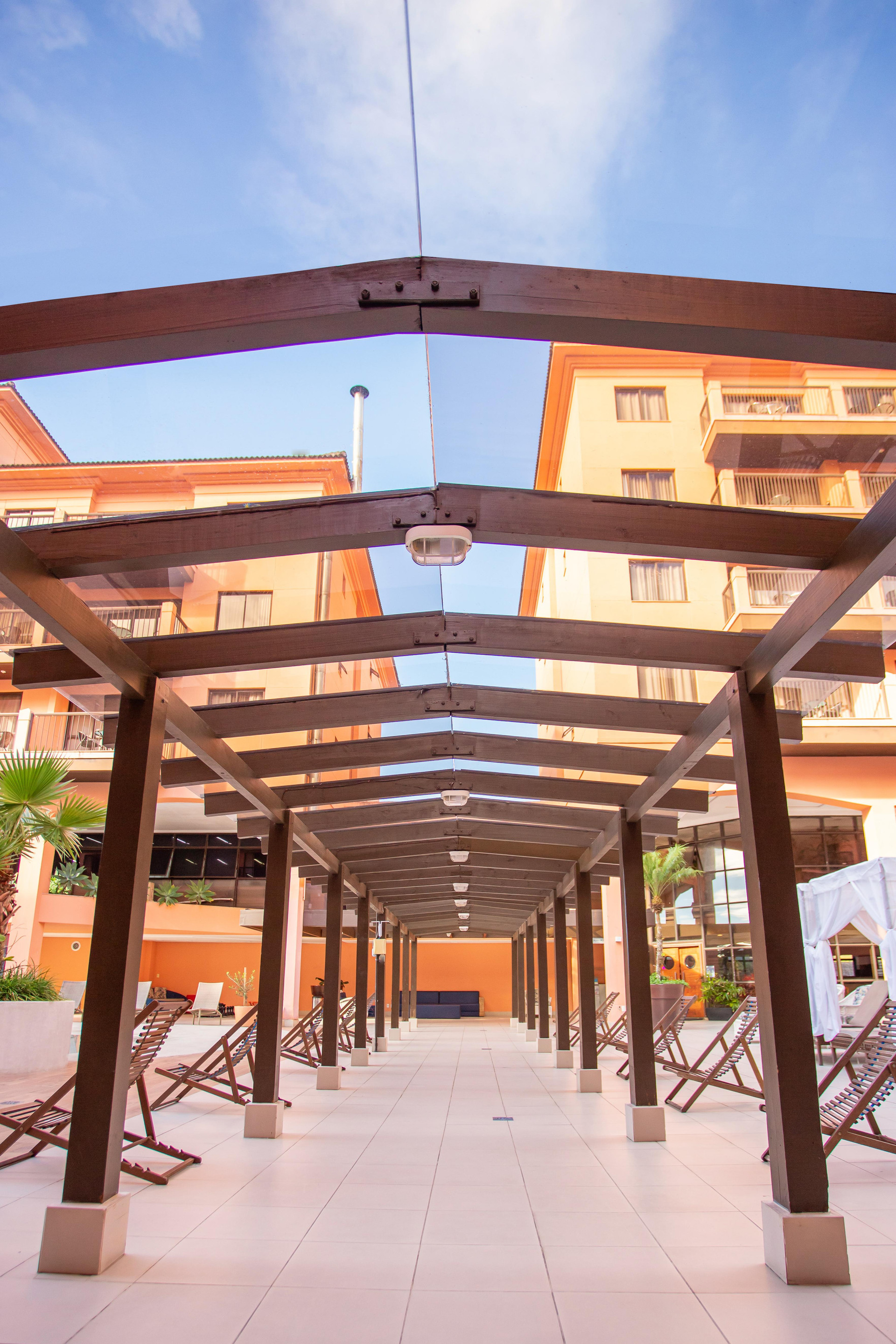 image-housing-carousel