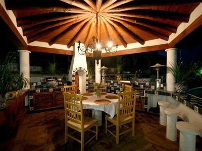 image-housing-carousel