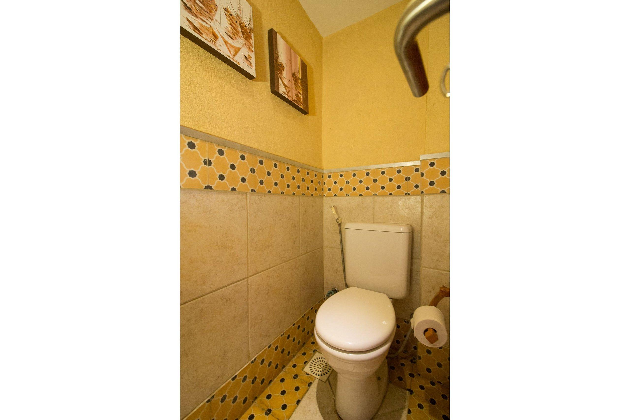 image-housing-carousel