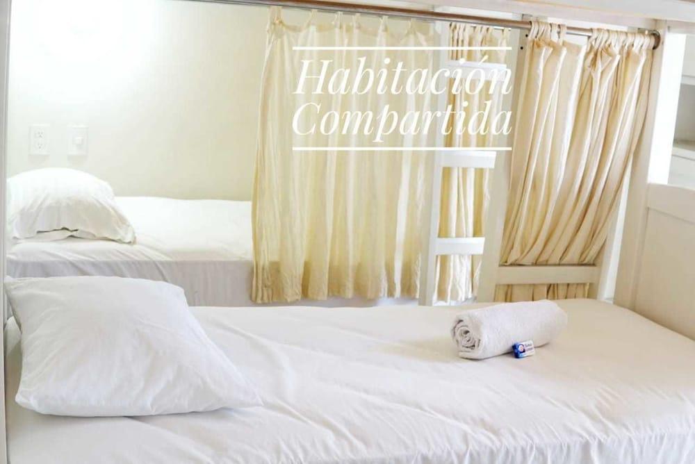 image-housing-carousel