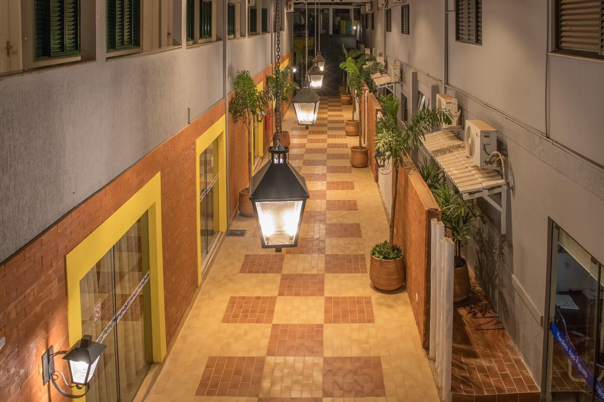 image-housing-carousel