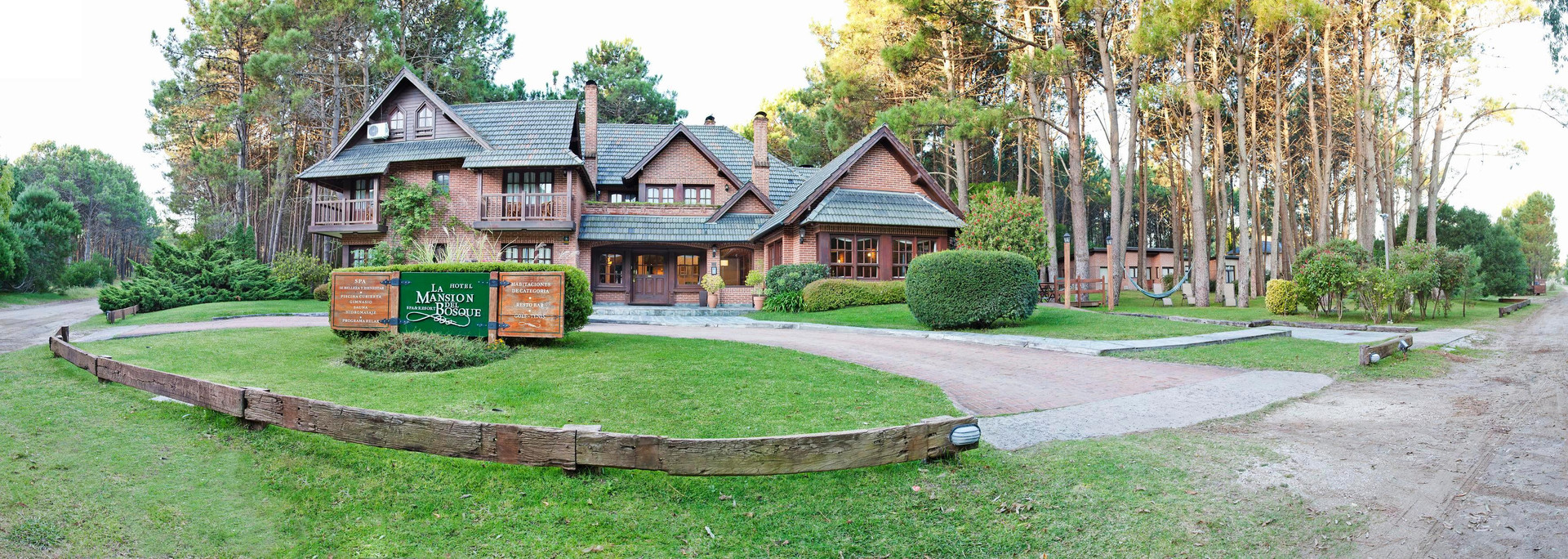image-housing-carousel