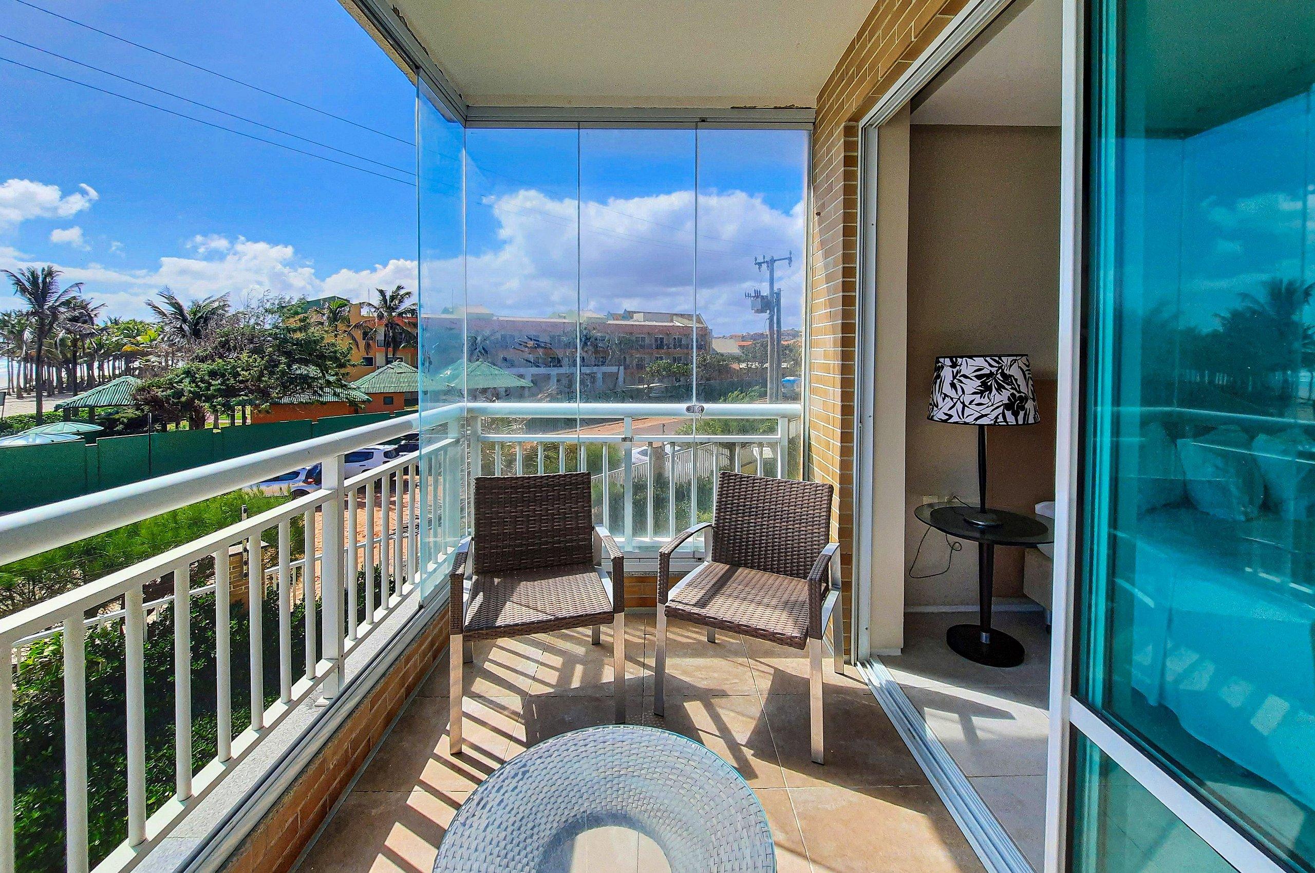 image-housing-carousel