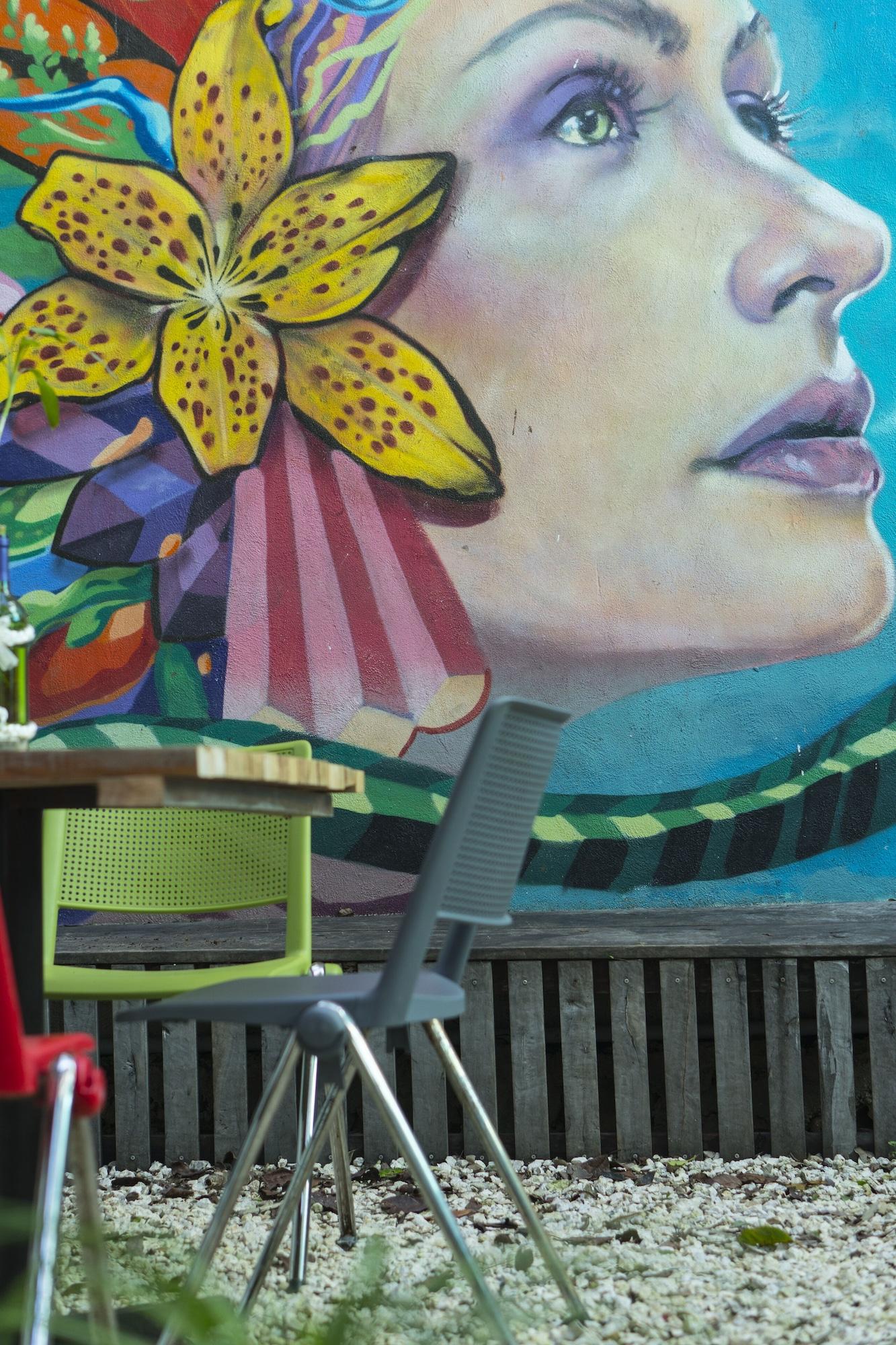 image-housing-carousel