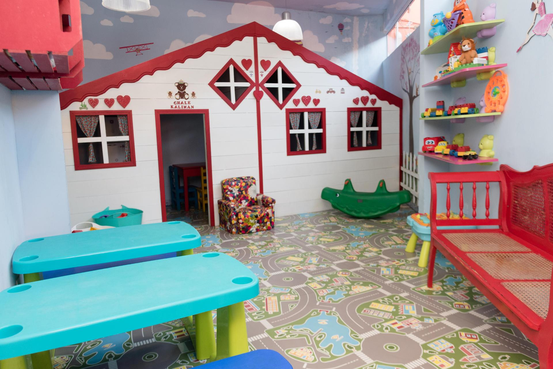 image-housing-carousel