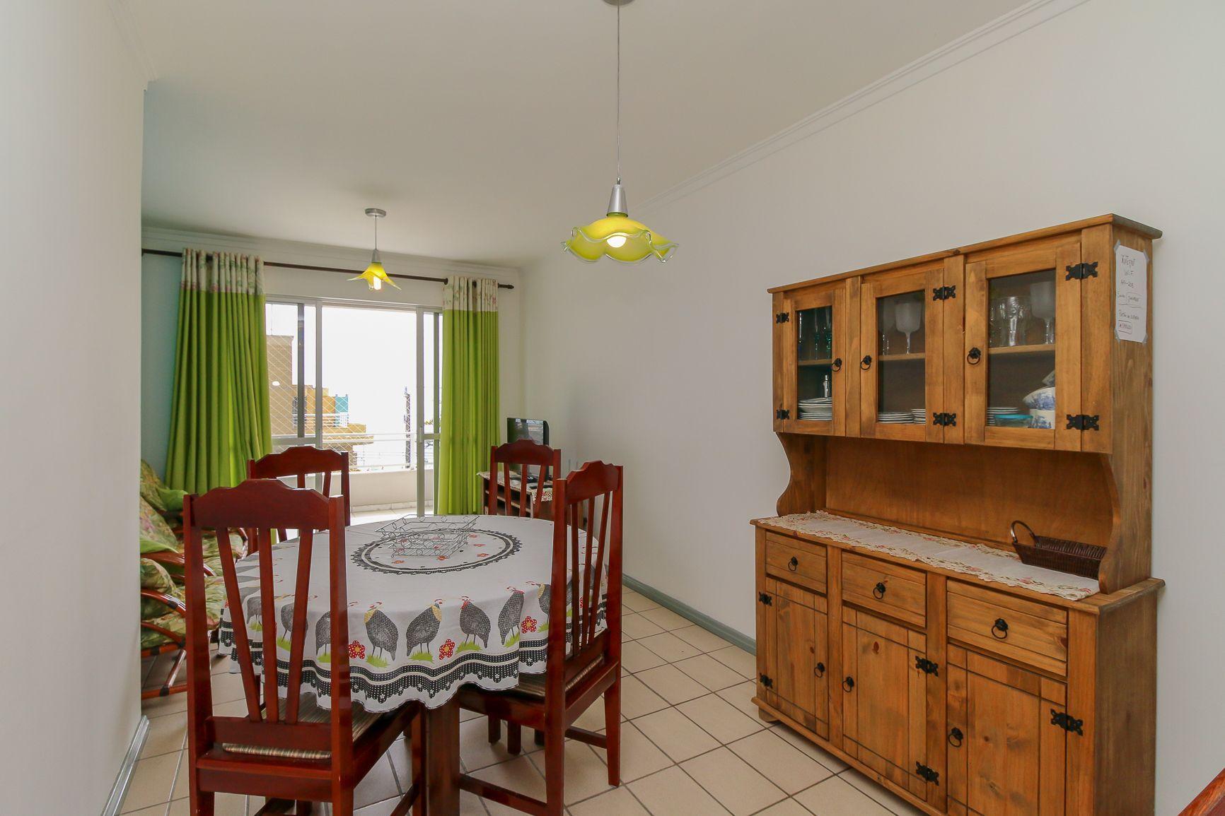 image-housing-carousel
