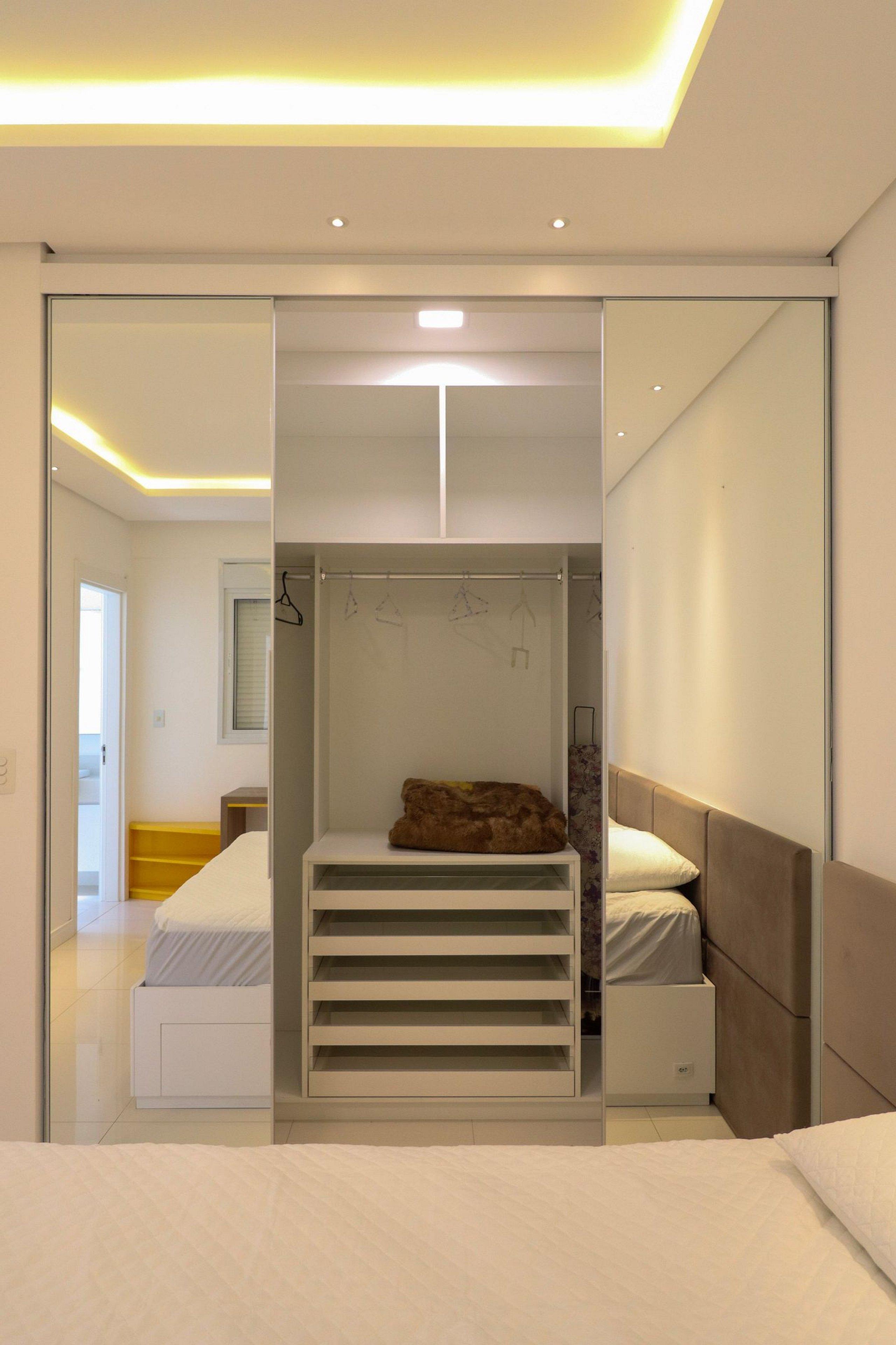 image-housing-carousel