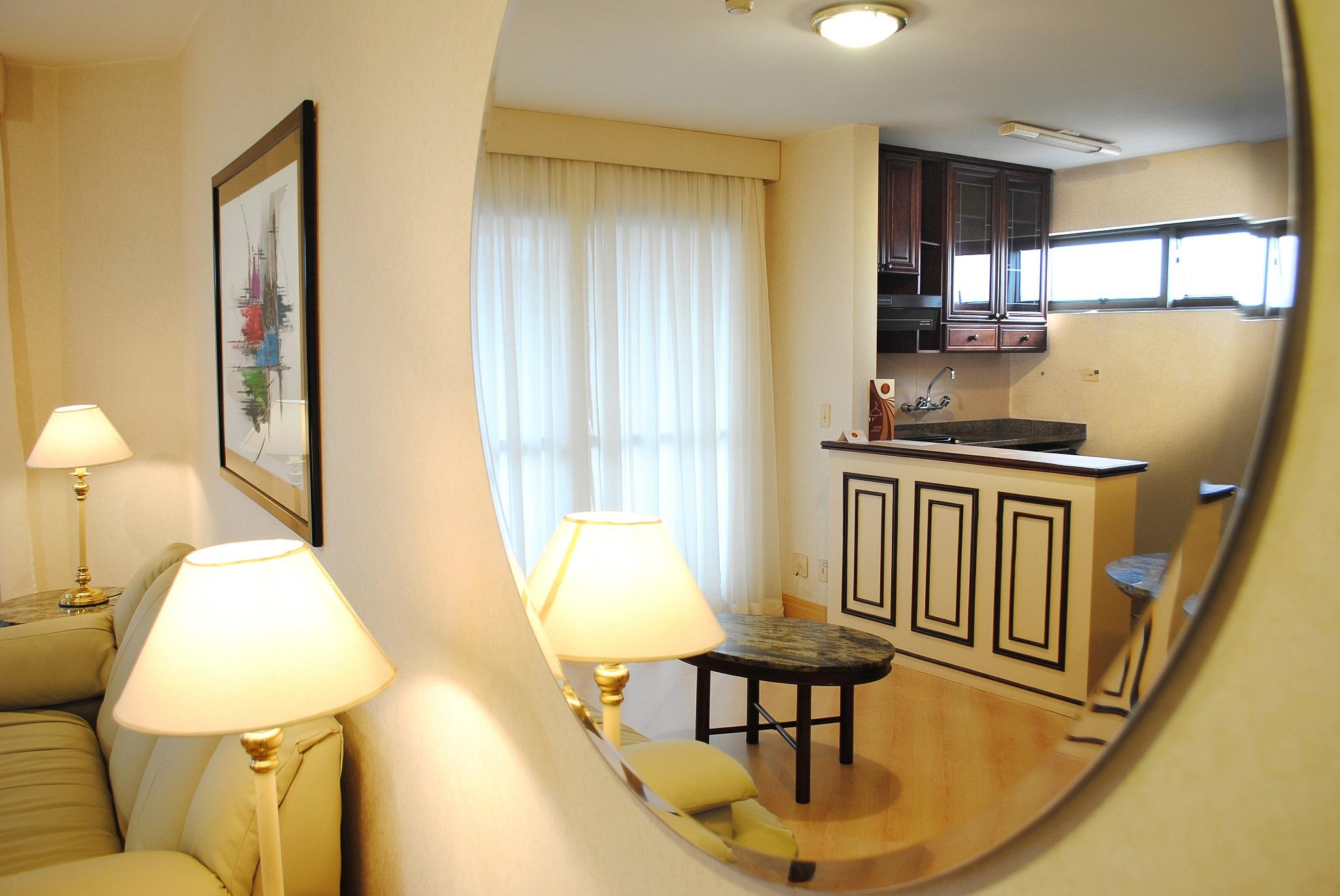 image-housing-carousel