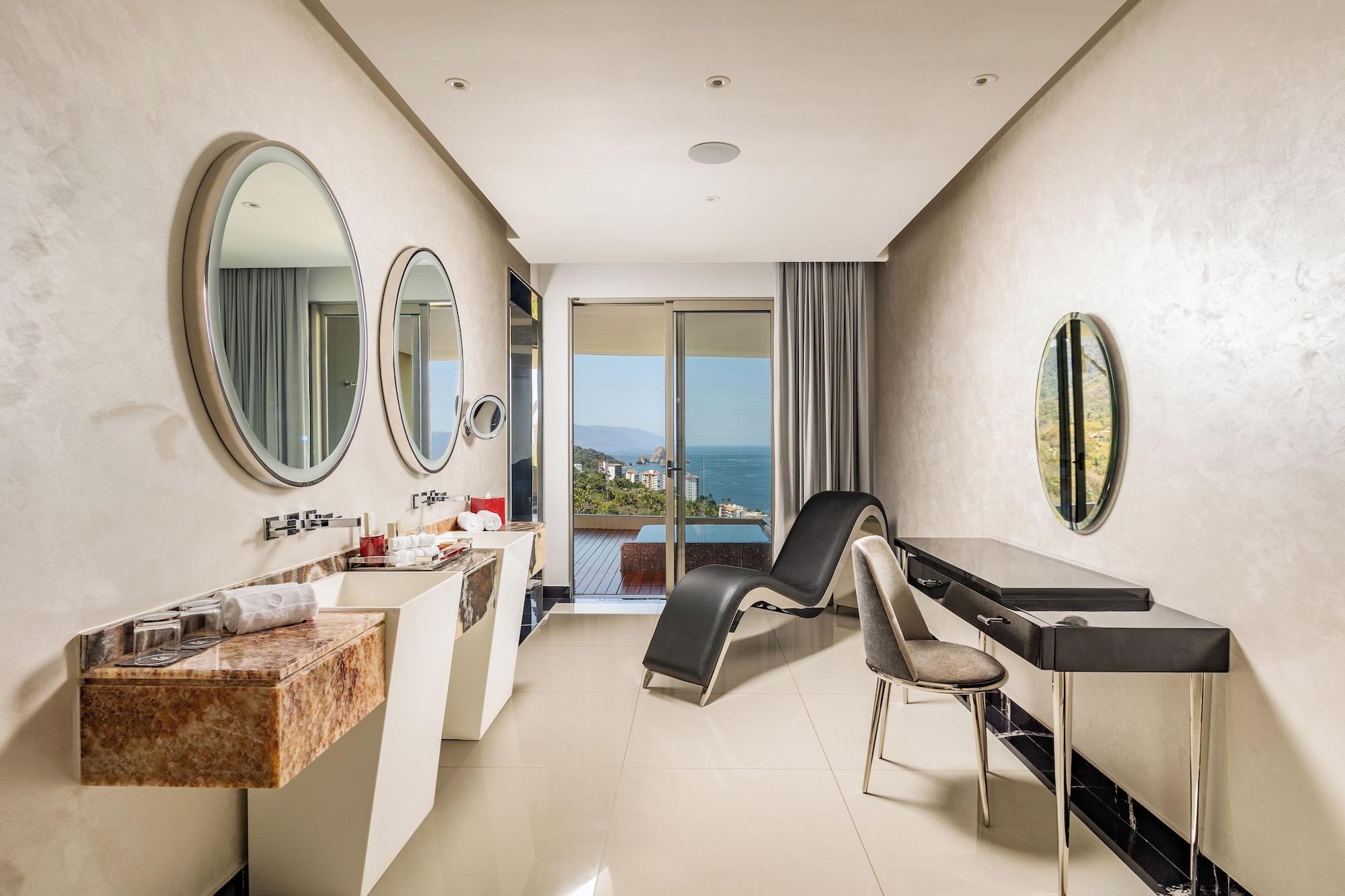 Suite South