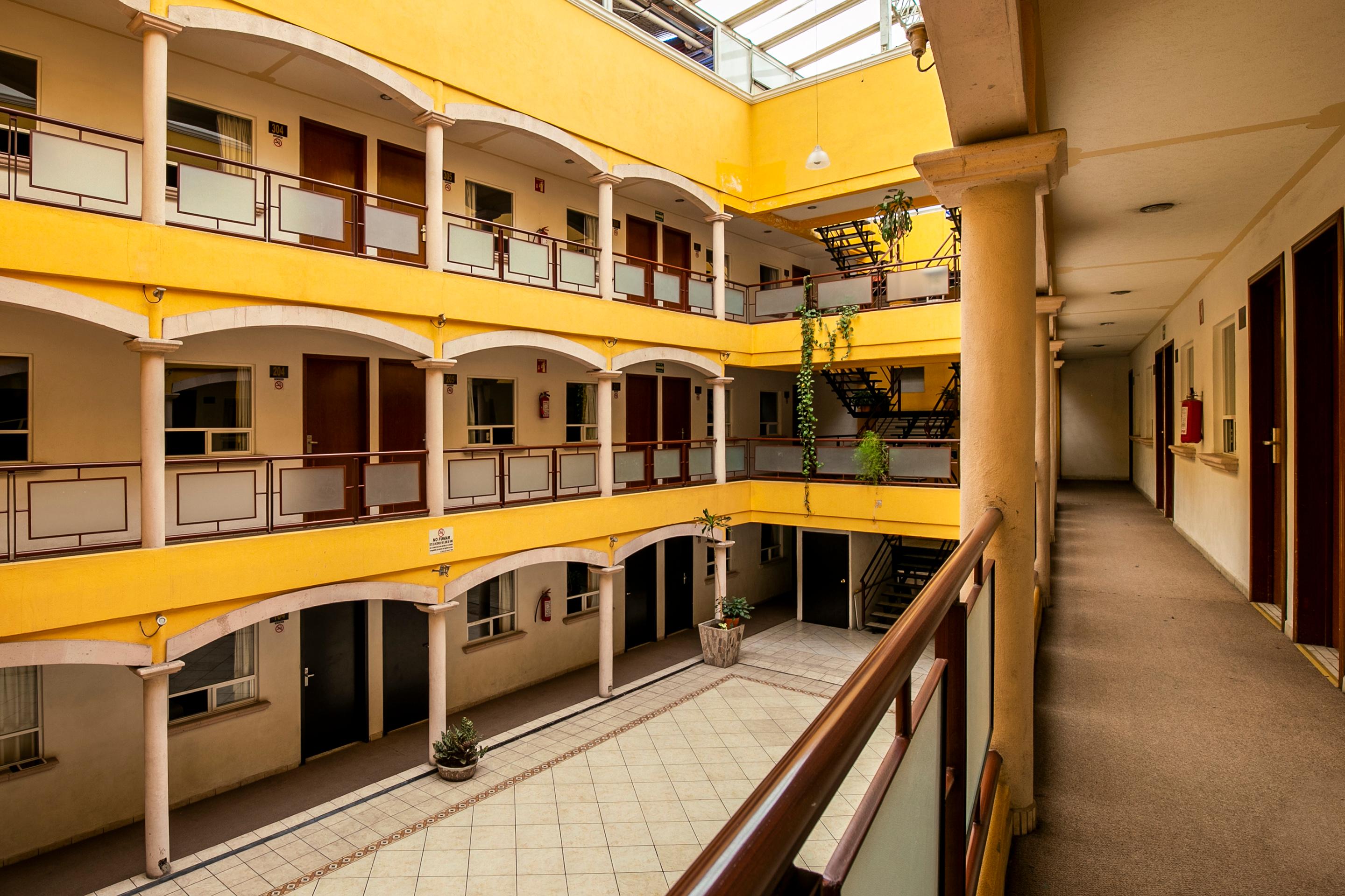 image-housing-carousel
