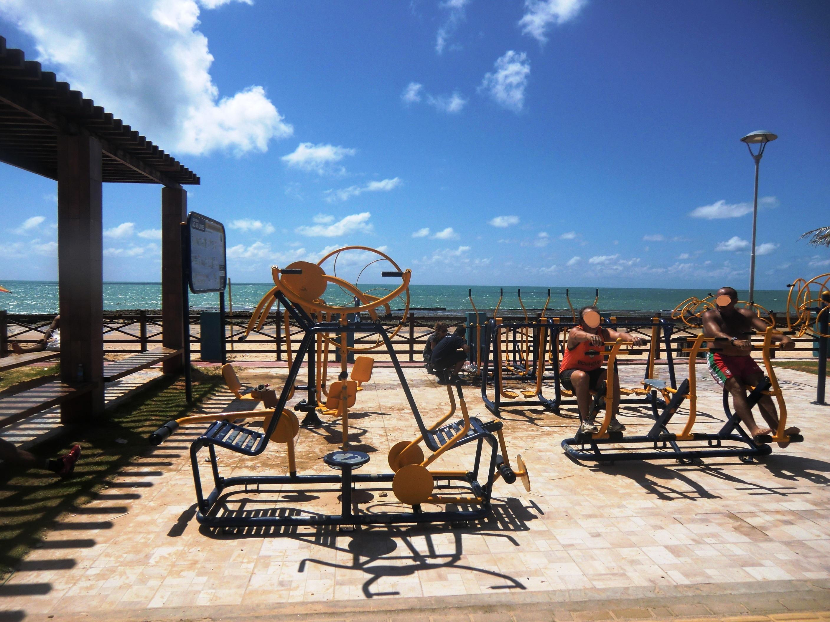 image-housing-carousel