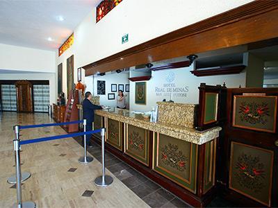 image-housing-carousel