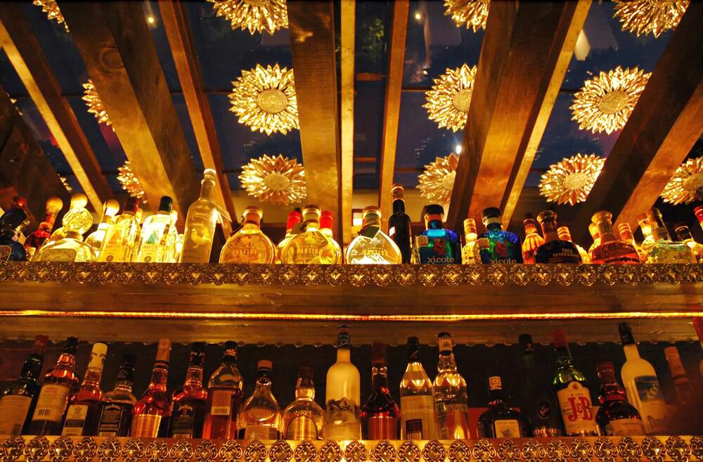 image-housing-carousel
