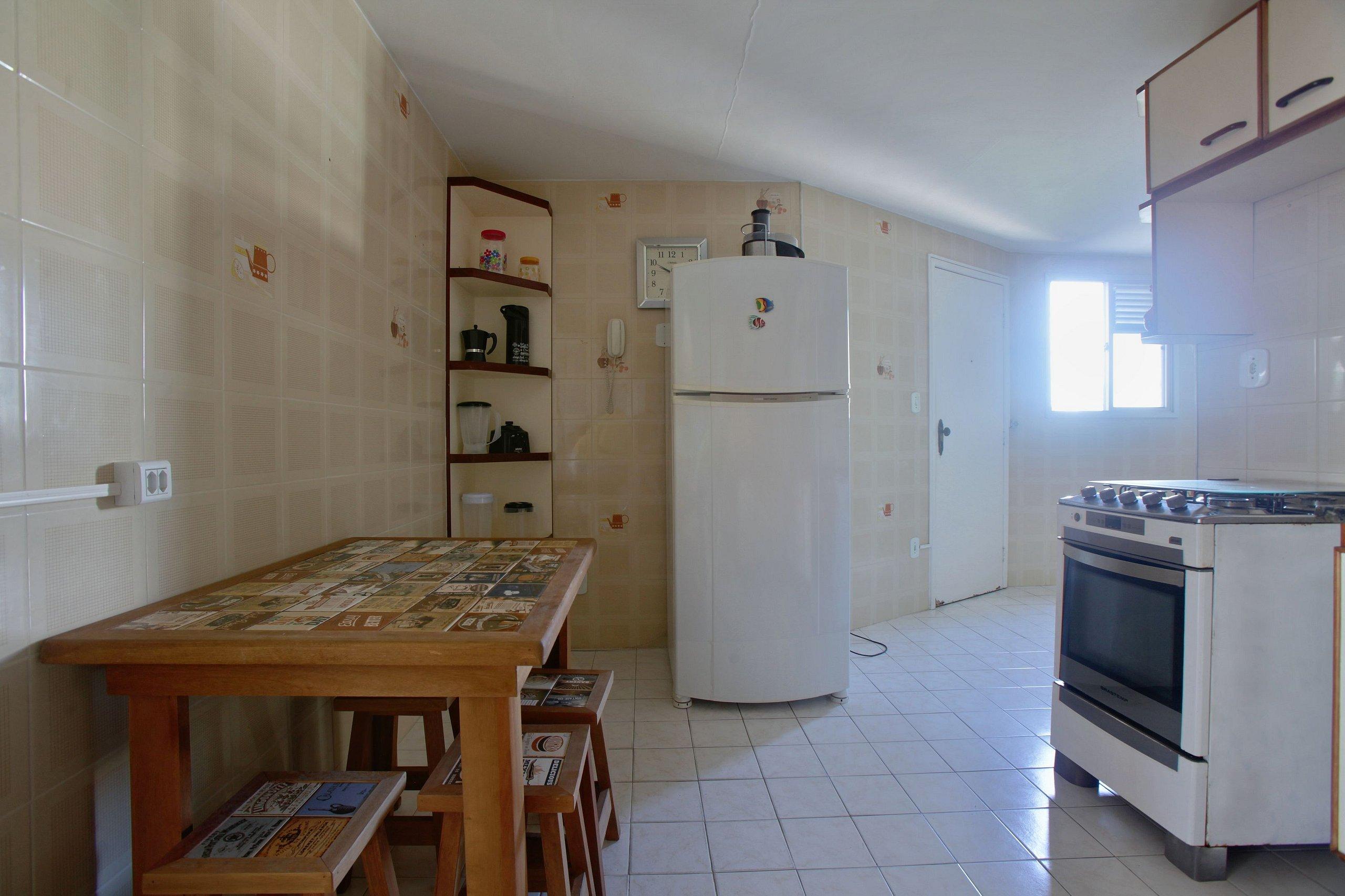 image-housing-carousel