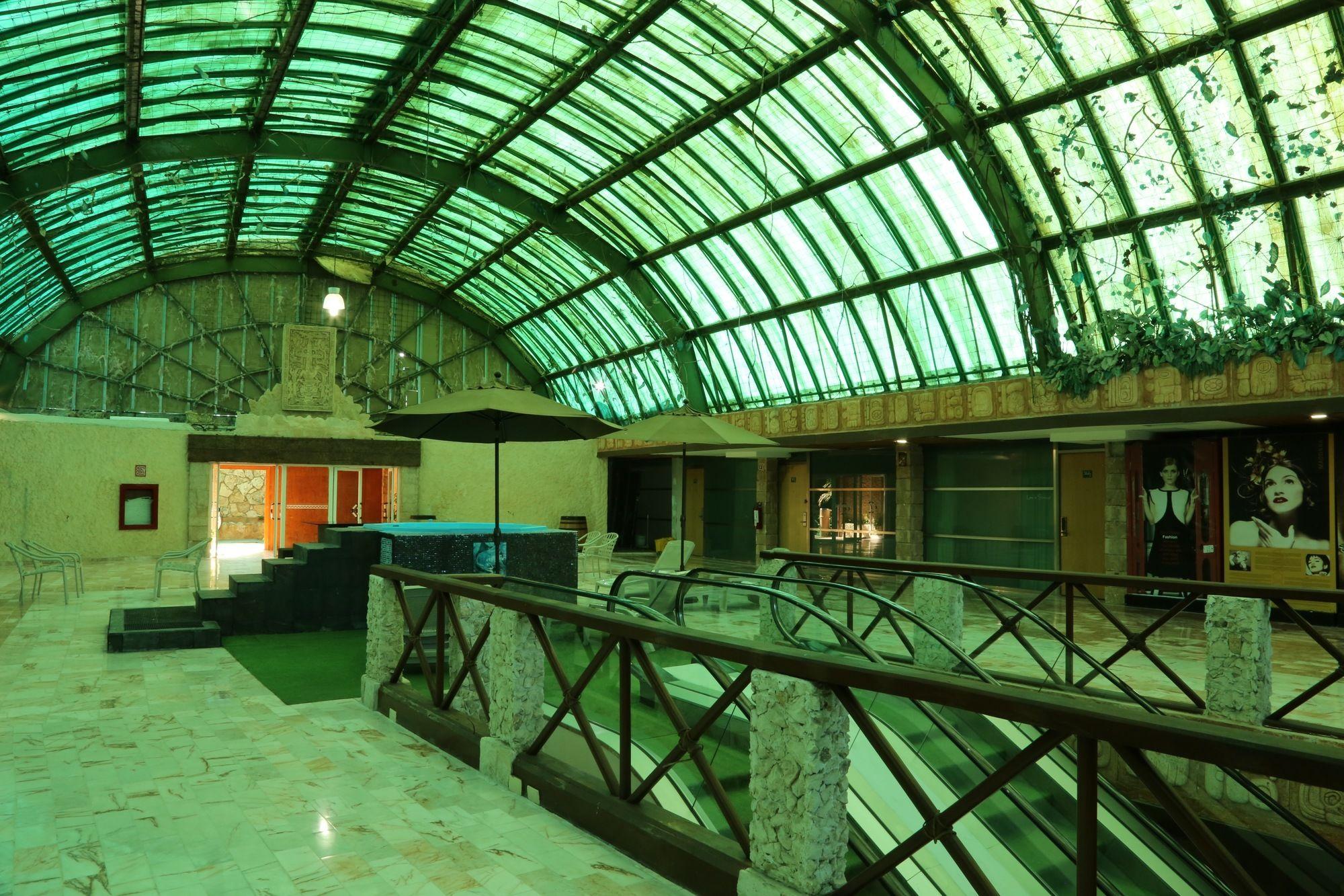 image-housing-carousel