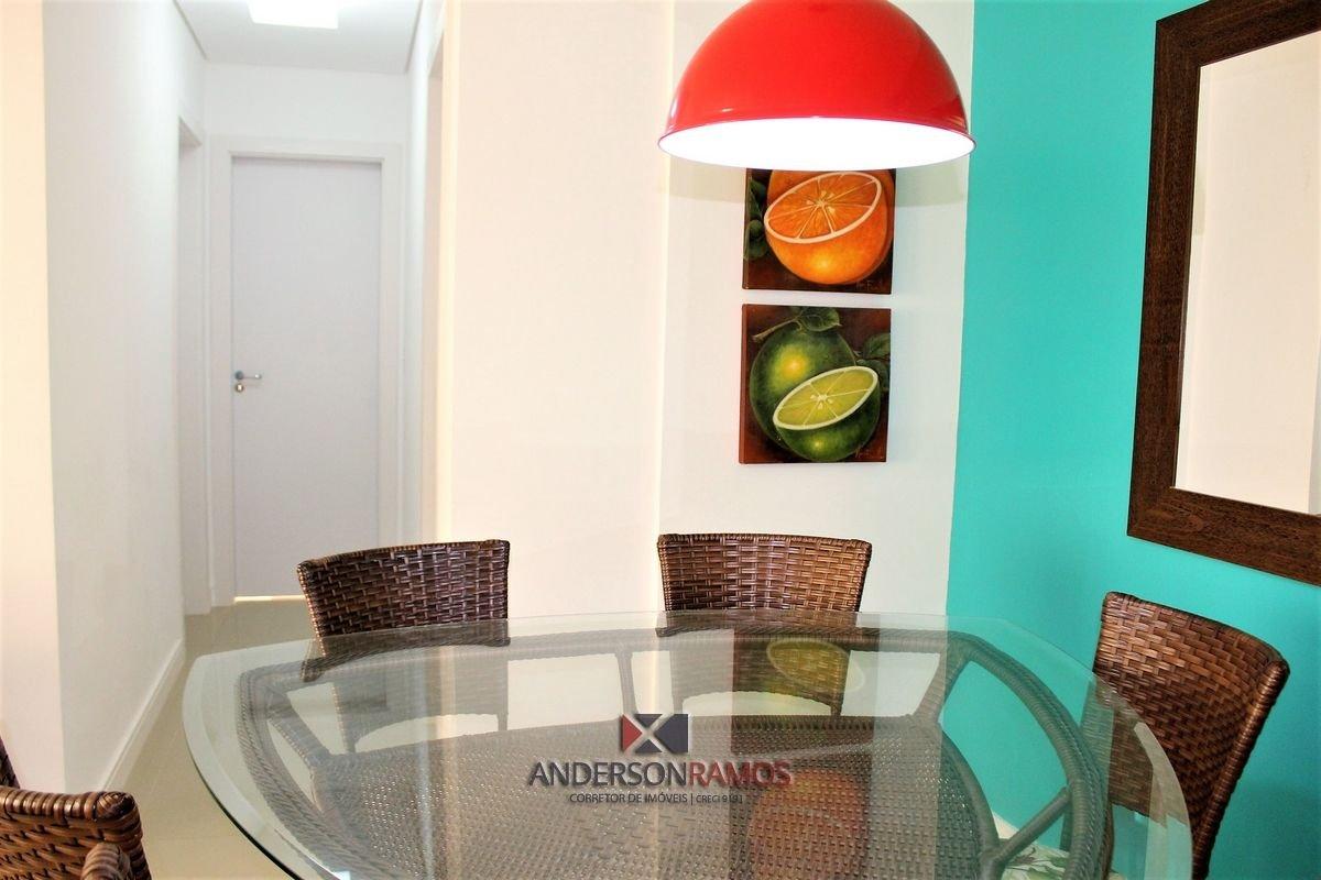 image-housing-carousel