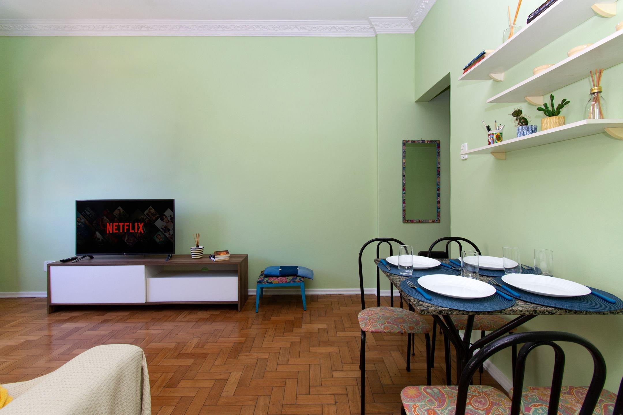 image-housing-carousel
