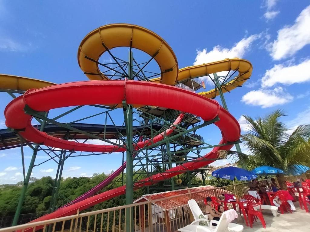 image-housing-carousel