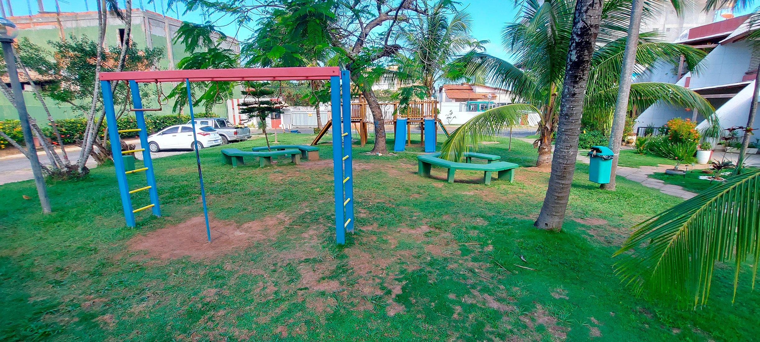 image-housing-carousel