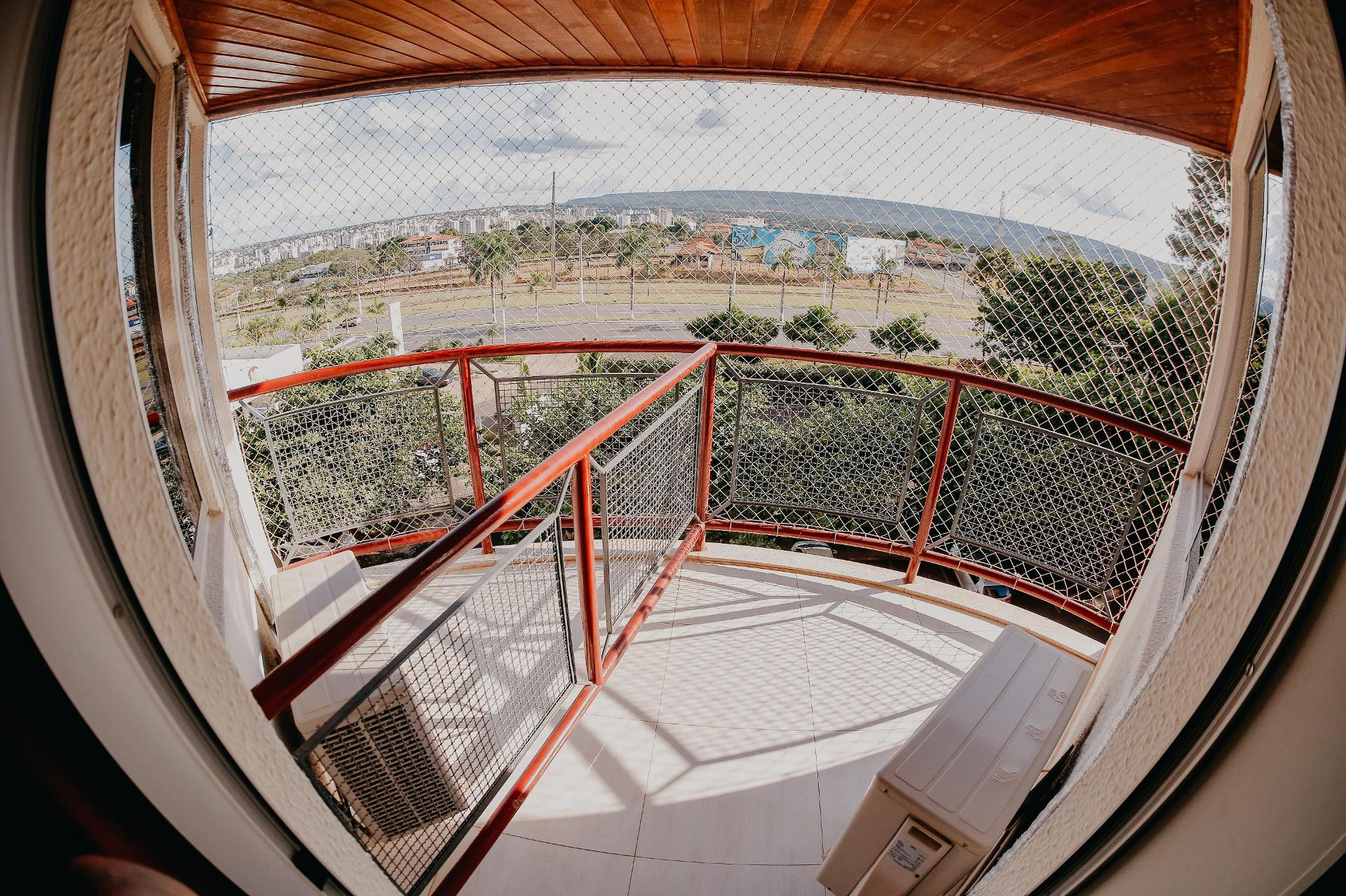 image-housing-carousel