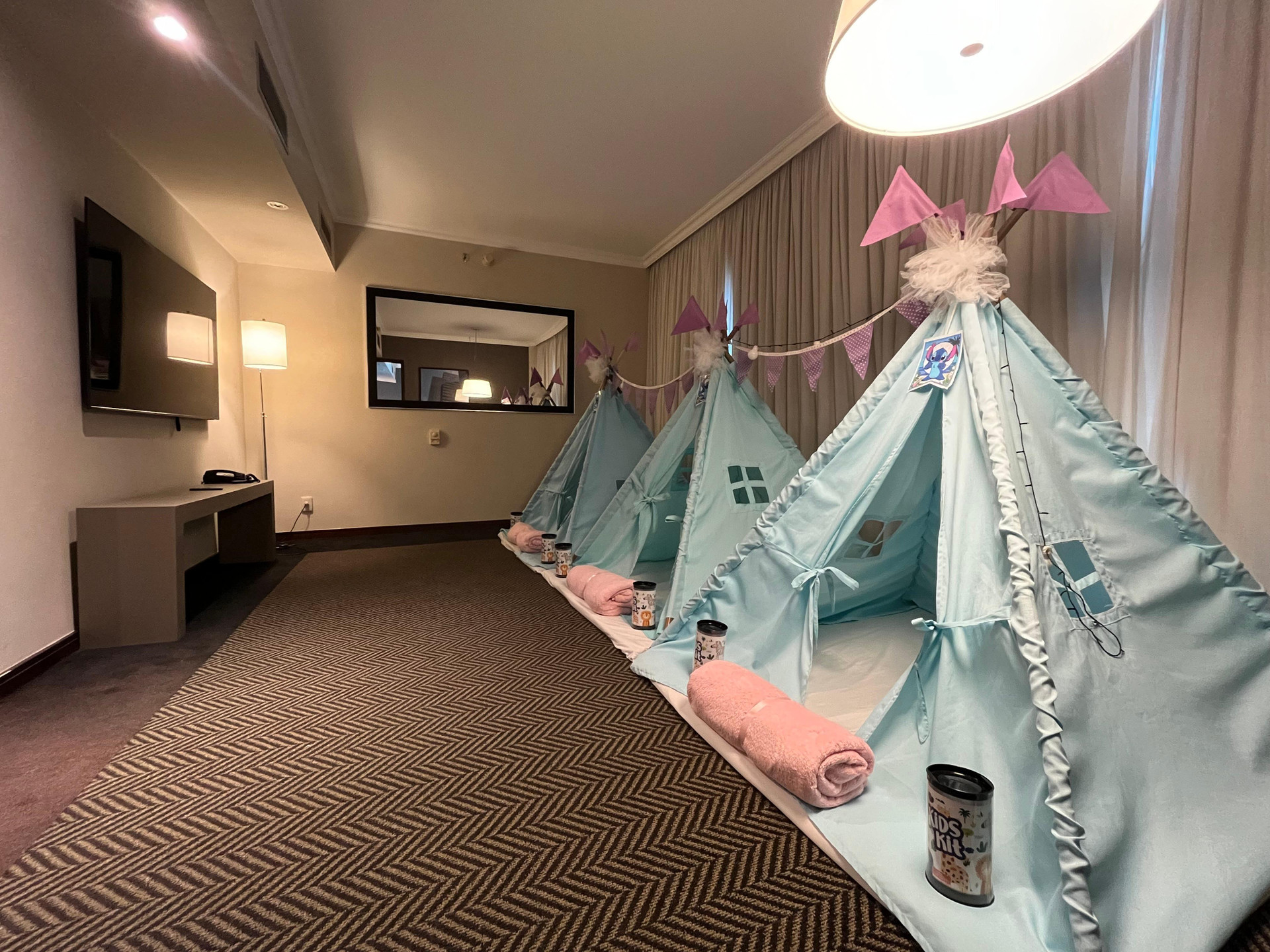image-housing-carousel