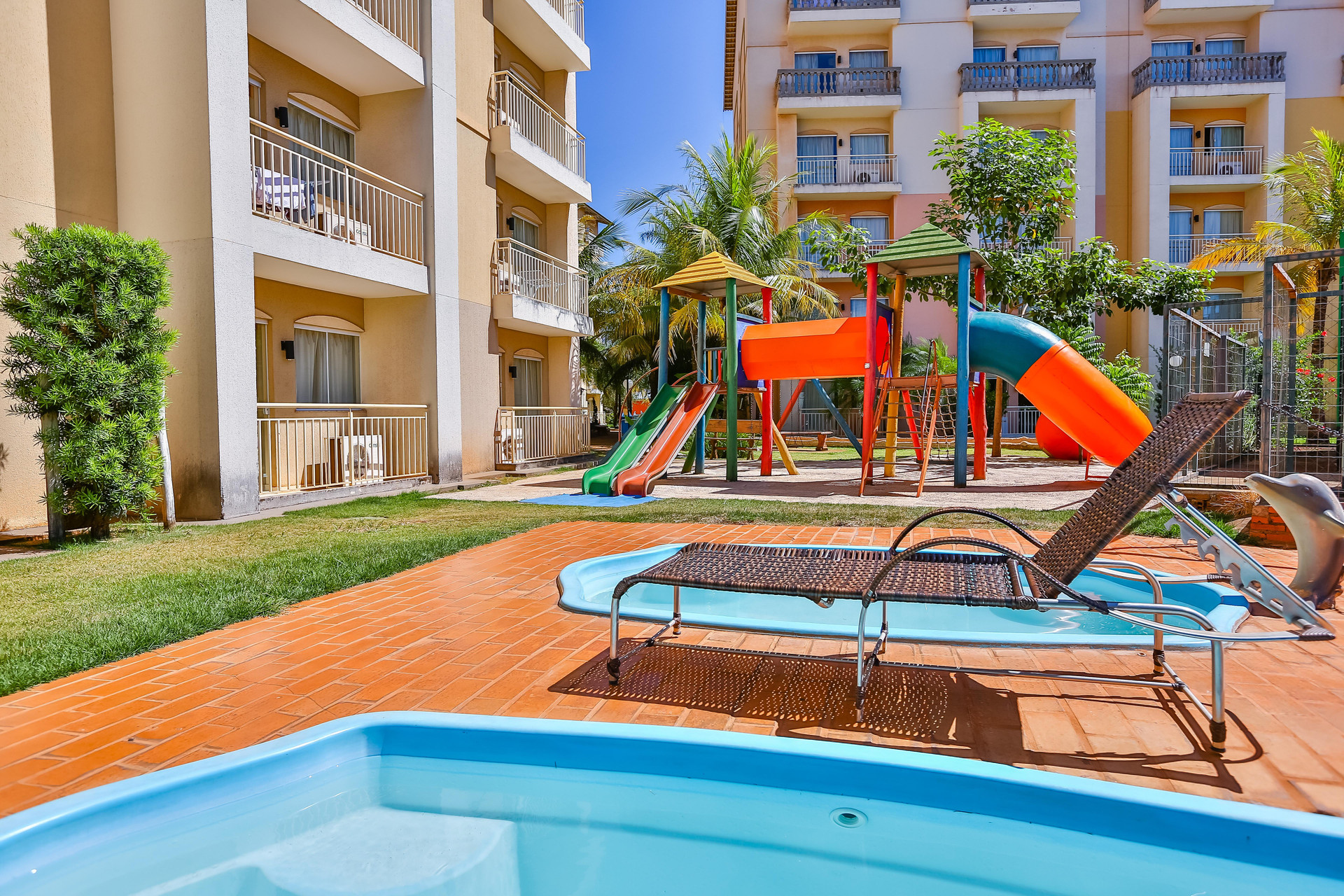 image-housing-carousel