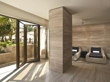 image-housing-carousel