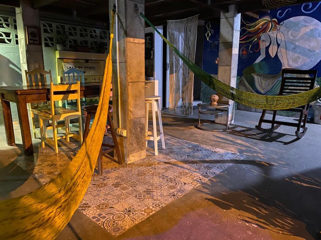 image-housing-carousel