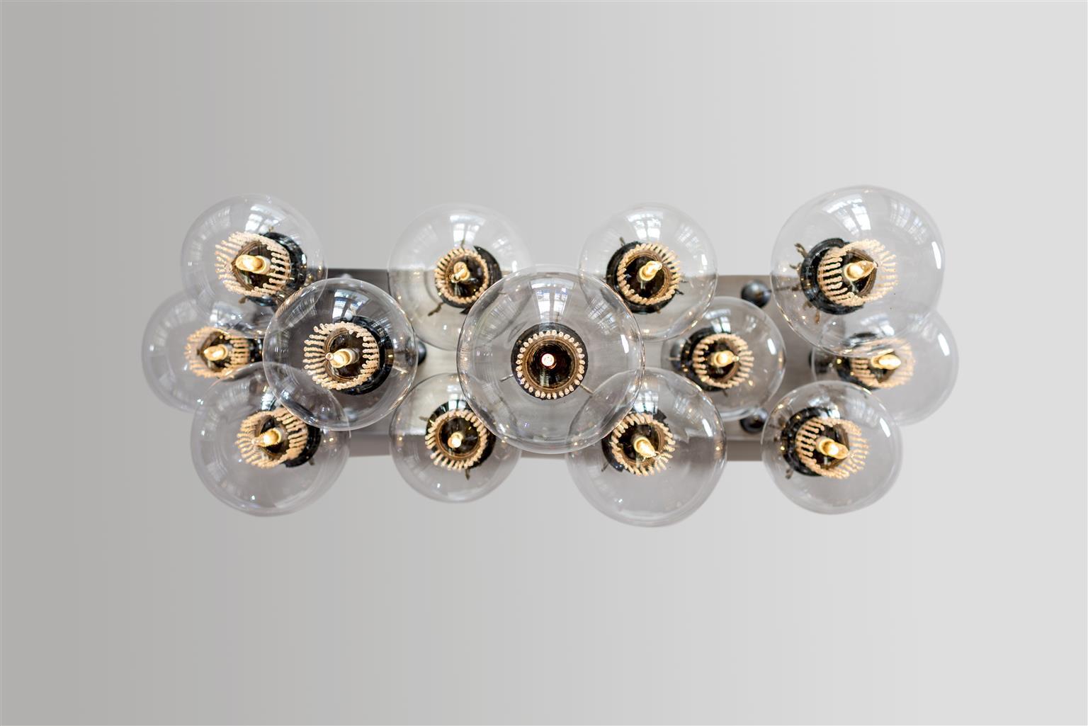 image-housing-carousel