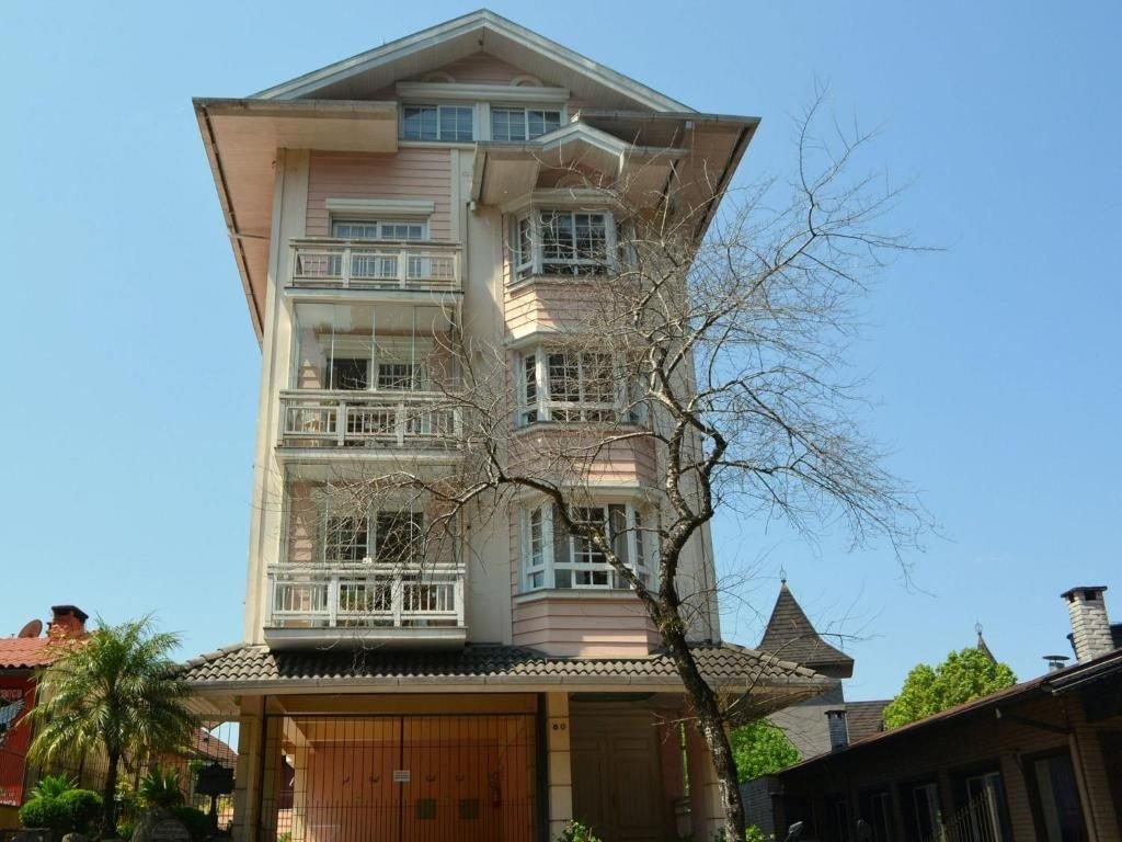image-housing-carousel