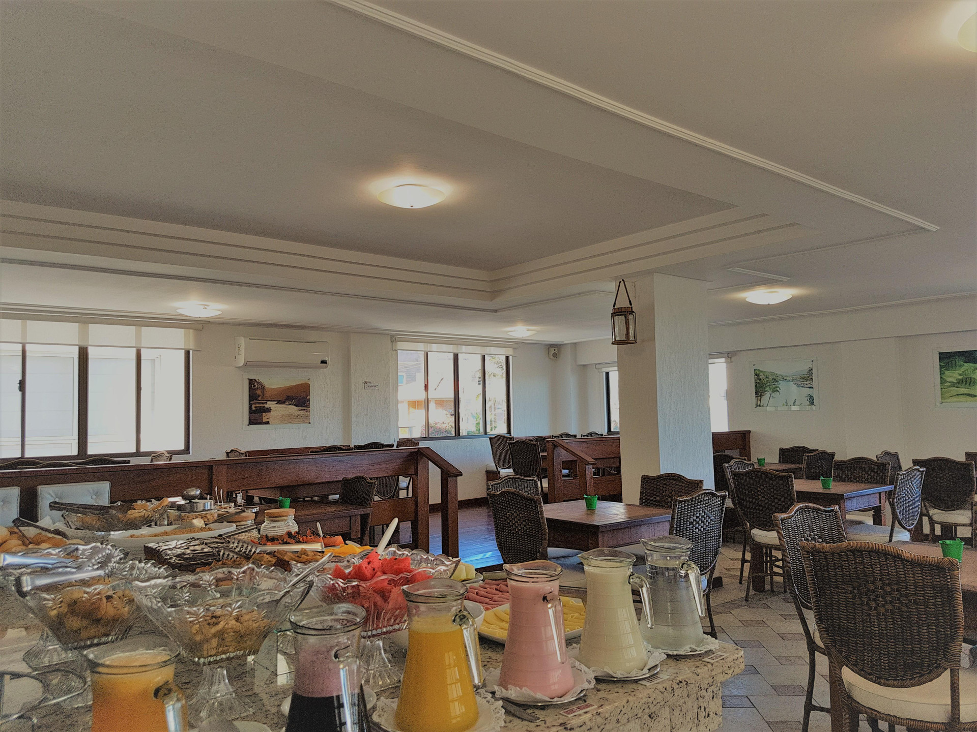 image-housing-carousel