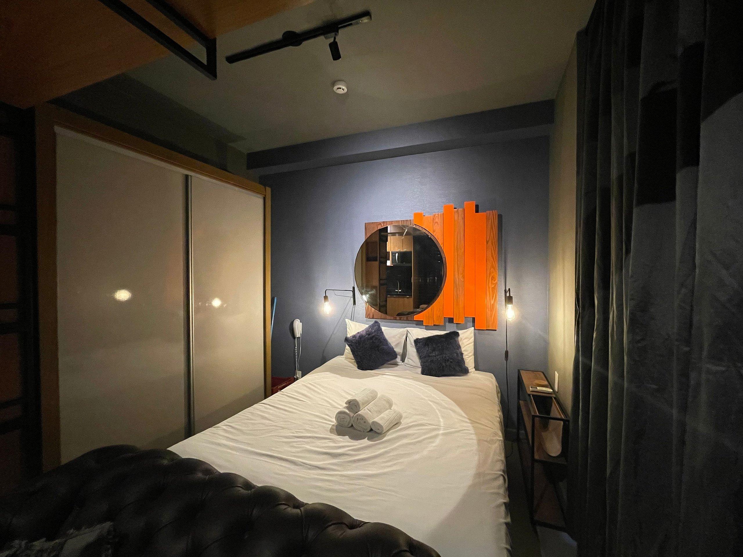 image-housing-carousel