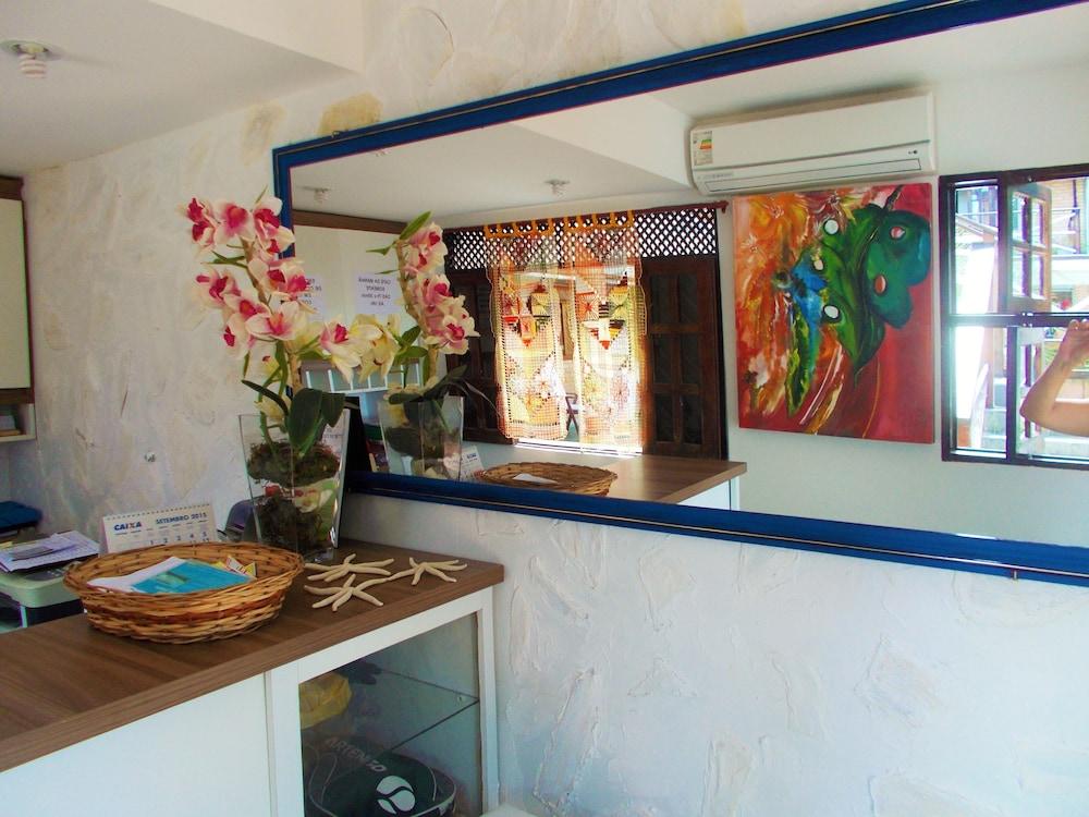 image-housing-carousel